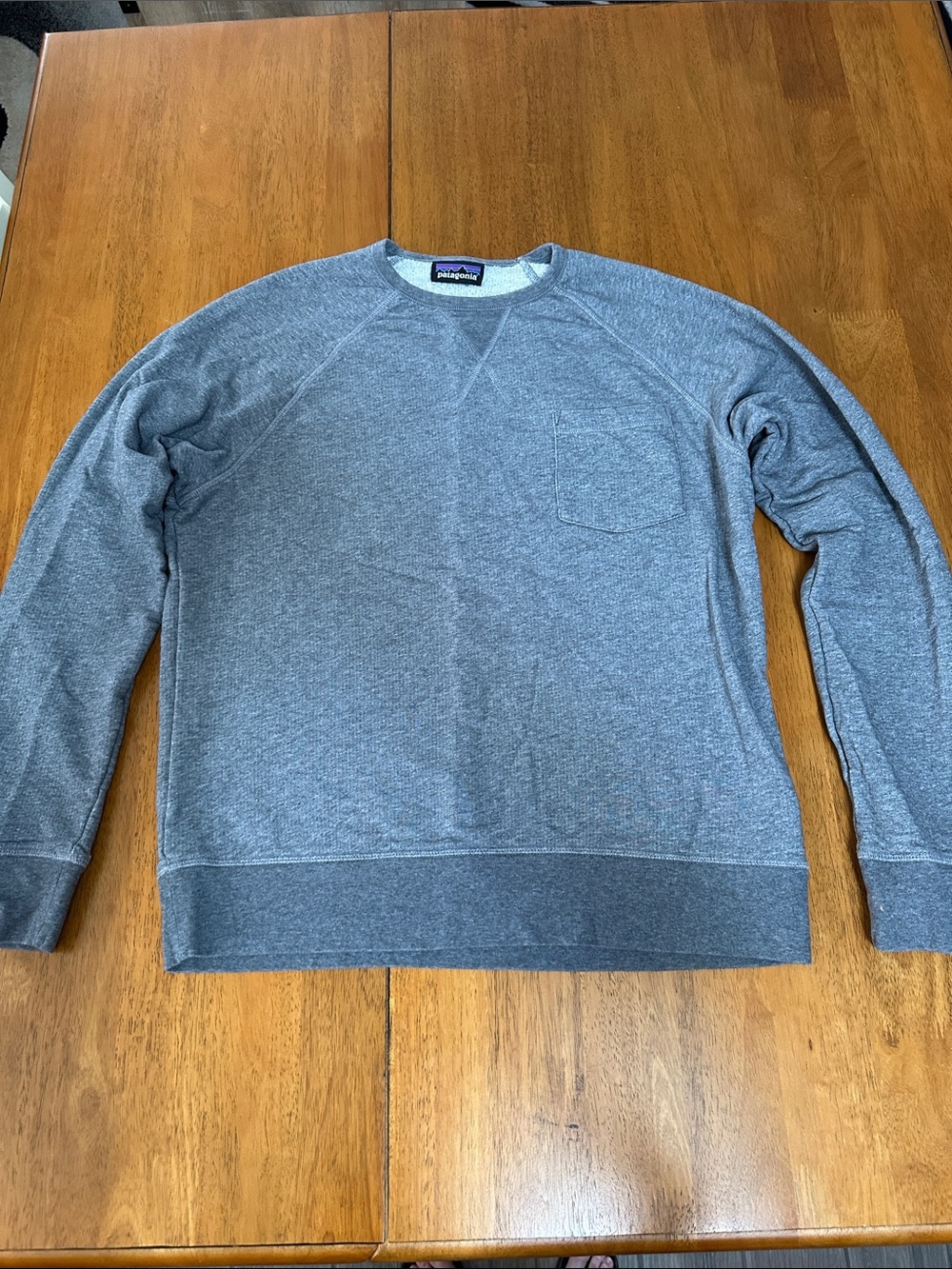 Patagonia women’s size medium gray pullover sweatshirt. Terry cloth inside side